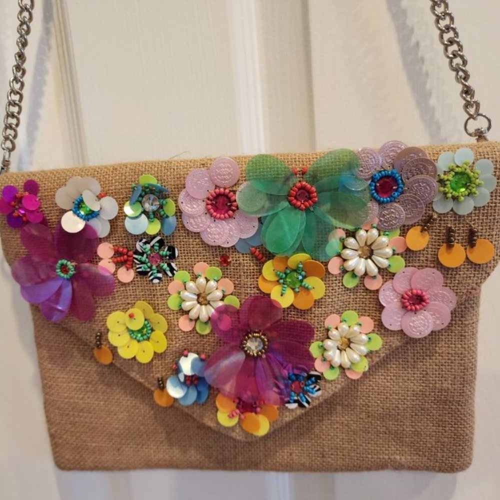 JUTE FLORAL FLAP PURSE WITH PINK LINING, 1 ZIP POCKET-NEW